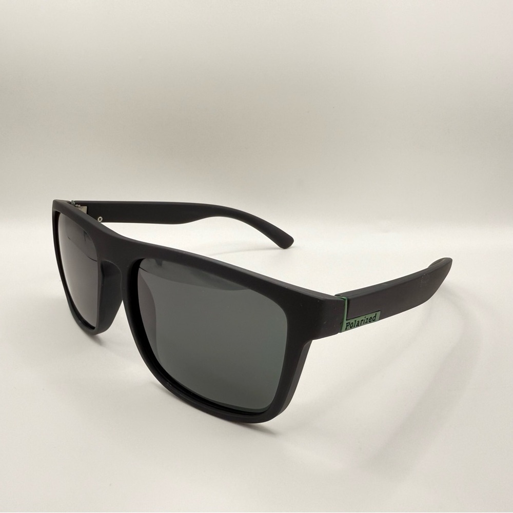 Fresh and Stylish Polarized Glass with Contrast Colors, PC Frame - Picture 4 of 7